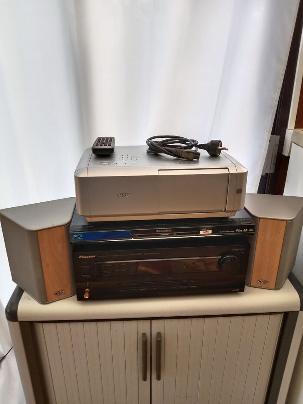 Ensemble vid&eacute;o projecteur Audio et hifi