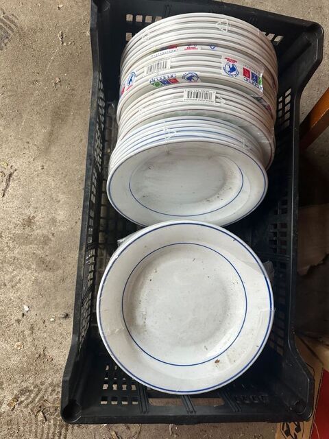 LOT DE VAISSELLE 20 Aubenas (07)