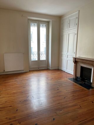  Appartement à louer 1 pièce 45 m²