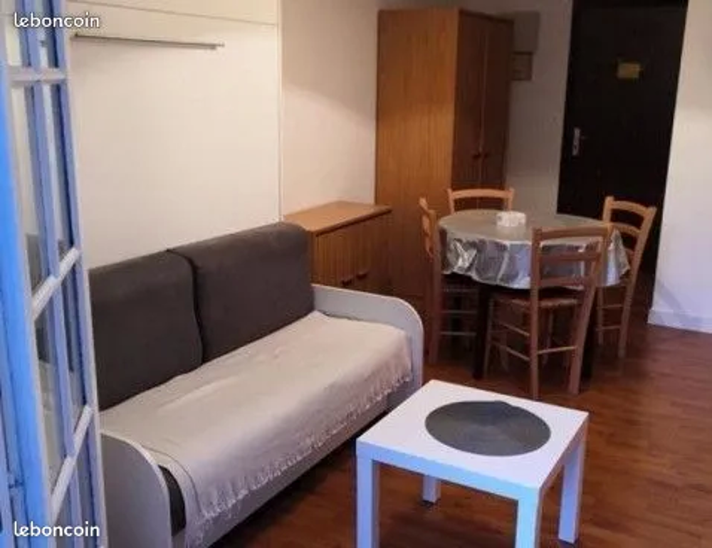   Studio idéal curiste étudiant vacancier bien situé  Vacances  / Offres de location 