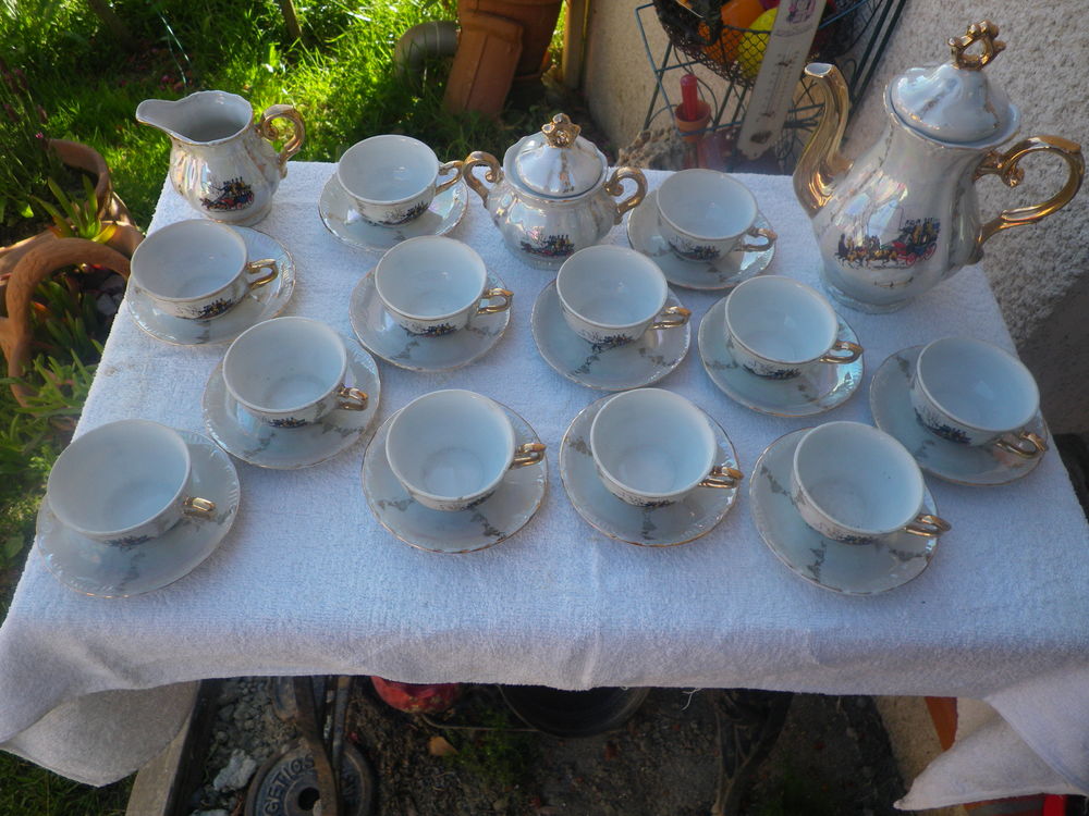 Service &agrave; caf&eacute; ancien en porcelaine Cuisine