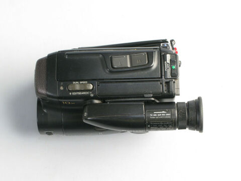 camescope sony video8 CCD TR303 à REPARER 39 Versailles (78)