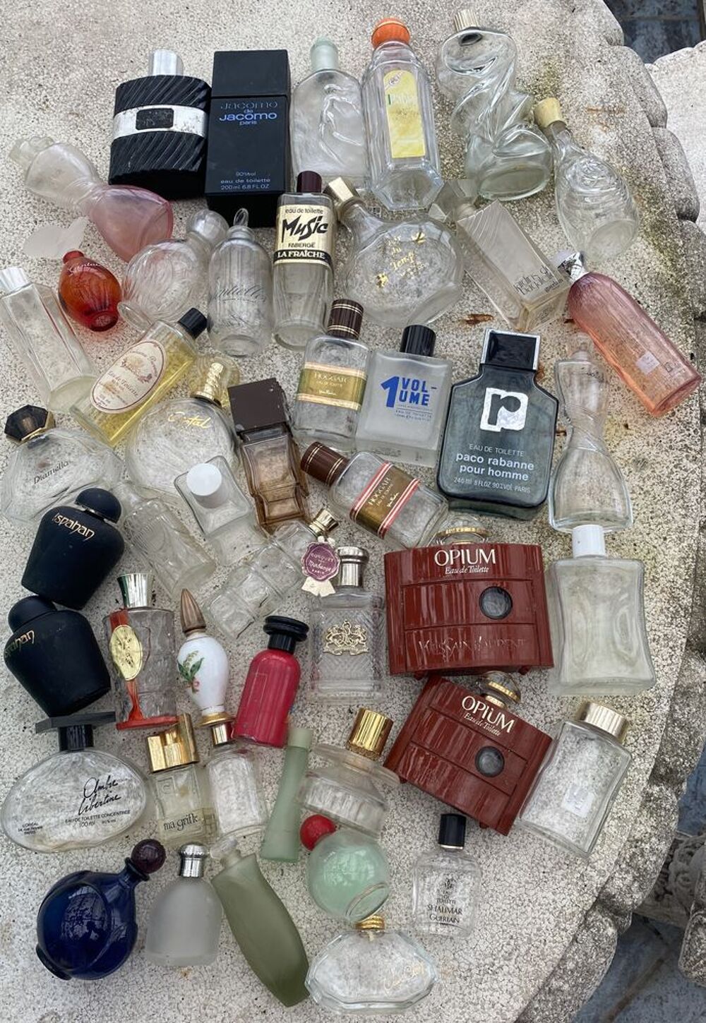 50 bouteilles de parfum vides 