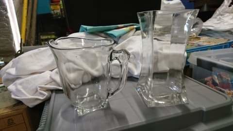 Pichet et vase en Arcoroc  6 Le Gault-Soigny (51)