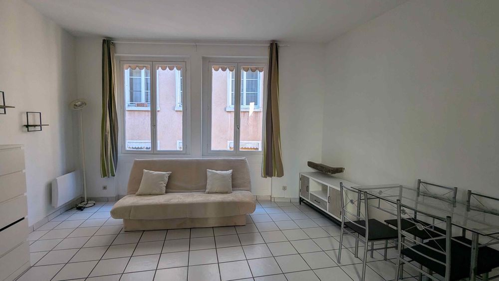 Location Appartement Vieux Lyon Saint Jean, métro D, F1 équipé Lyon 5