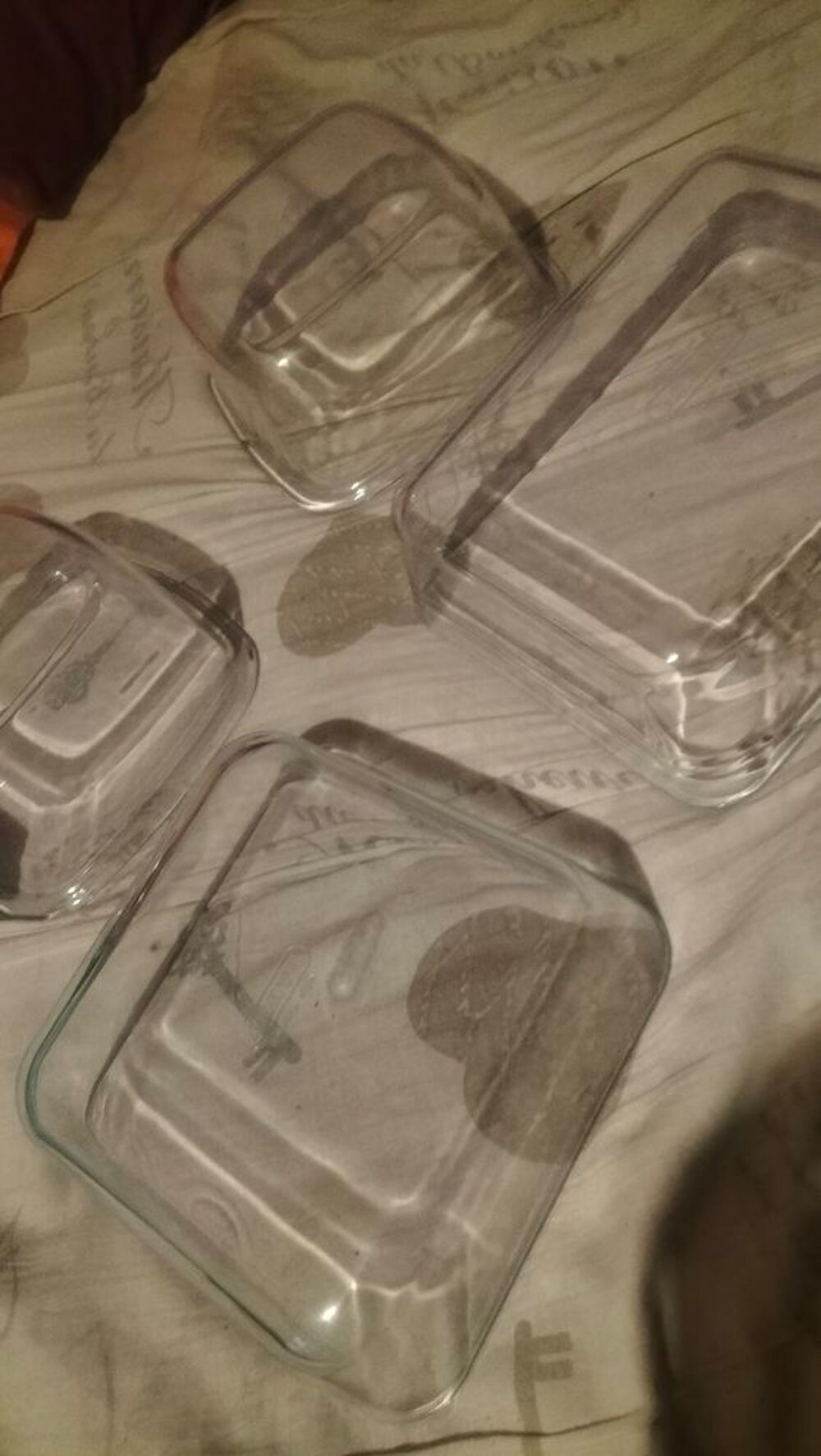 Plats a four(4) pyrex quasi neuf Electroménager