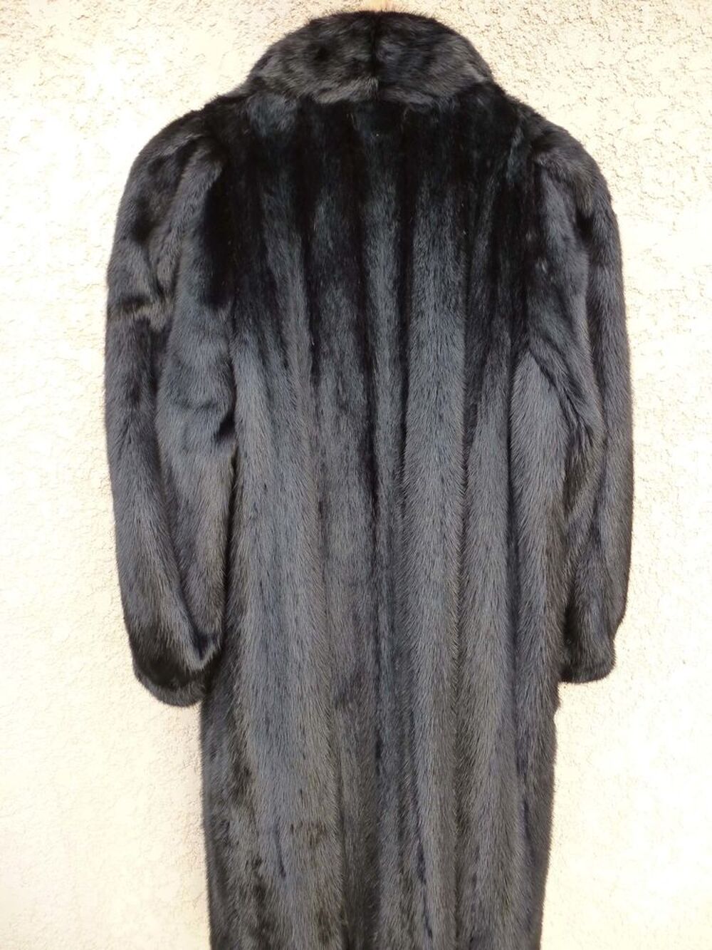 Superbe manteau de vison noir jamais port&eacute; Vêtements