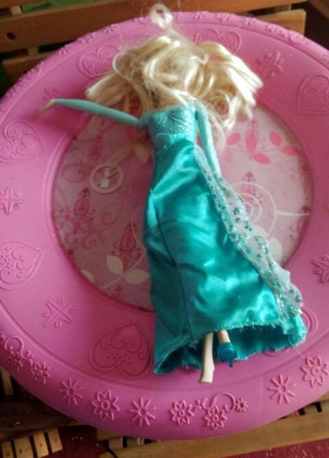 trois pomp�es pour fille 
COLISSIMO  a  7E 
CASH CAGNOTE 20 Lampertheim (67)