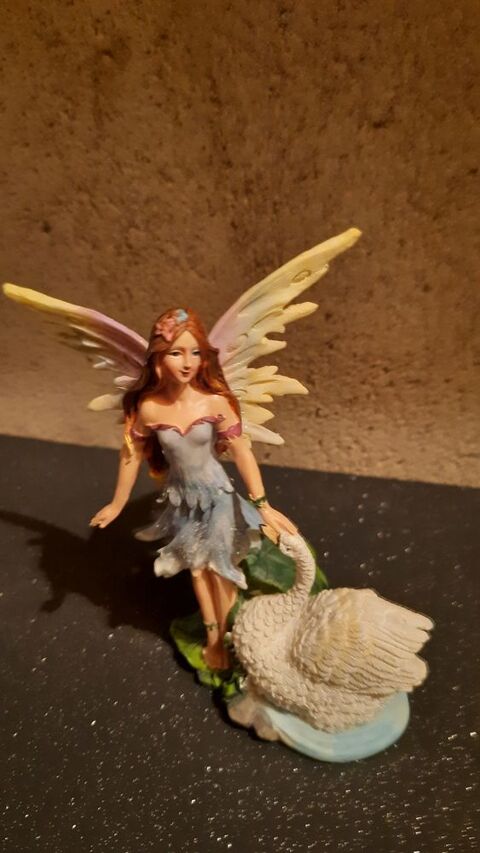 Figurine elfe avec cygne 15 Oberschaeffolsheim (67)