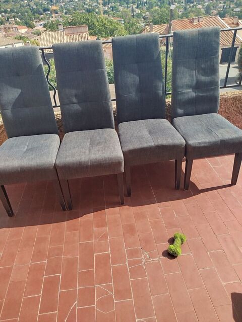 Lot de 4 chaises en tissus gris avec haut dossier
Peymeinade (06)