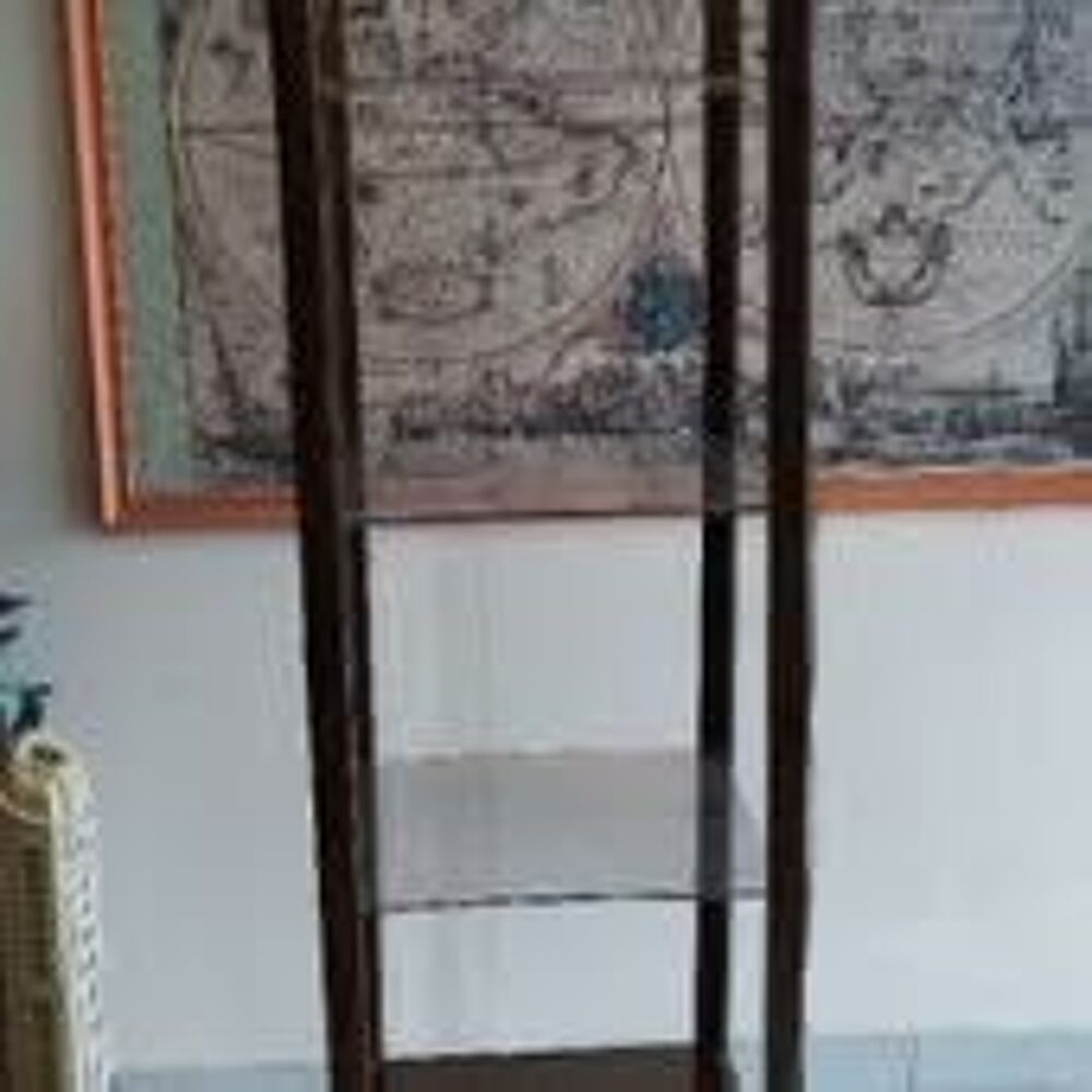 &Eacute;tag&egrave;re colonne( n&eacute;gociable dans la limite du raisonnable) Meubles