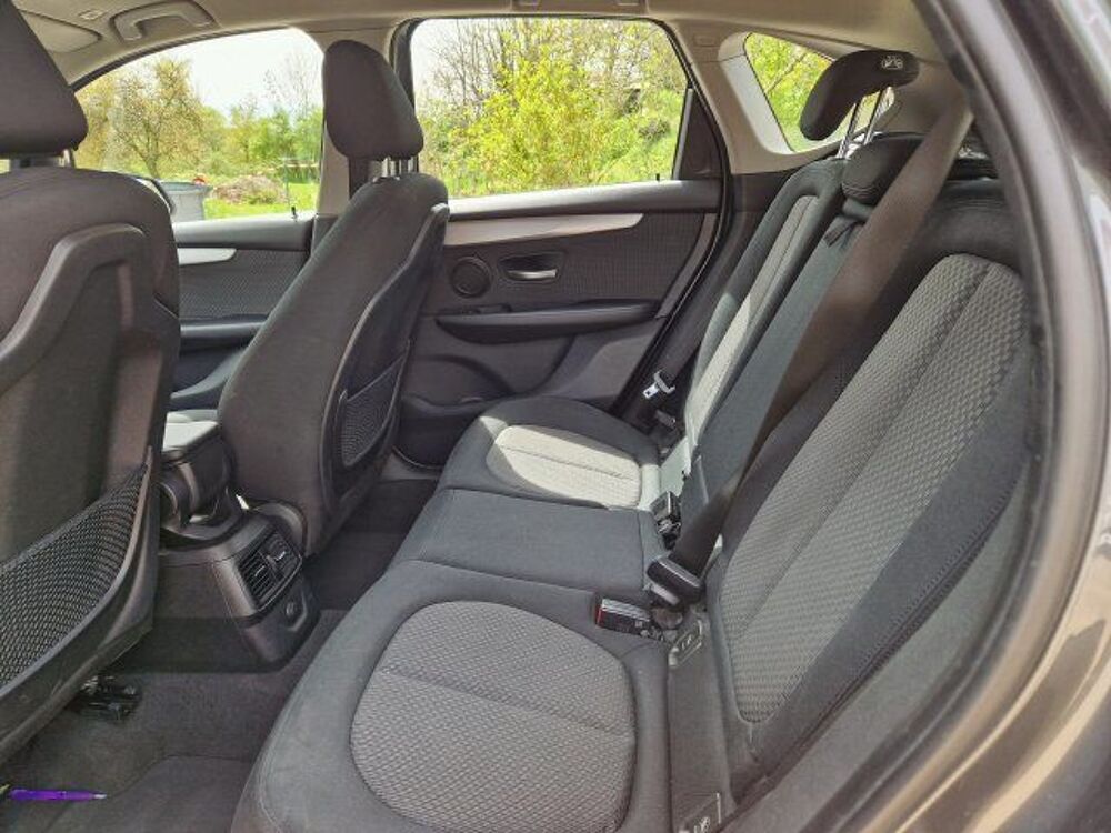 Serie 2 Active Tourer 218d 150 ch Luxury A 2014 occasion 69320 Feyzin