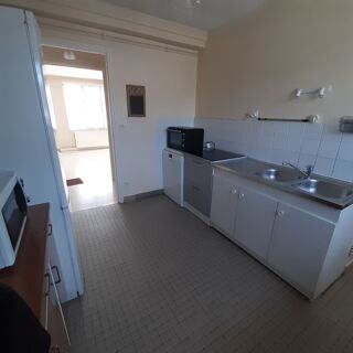 Appartement à louer 4 pièces 84 m²