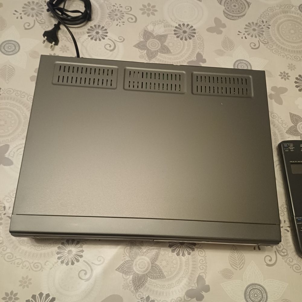 Magn&eacute;toscope jvc HR-D640MS Photos/Video/TV