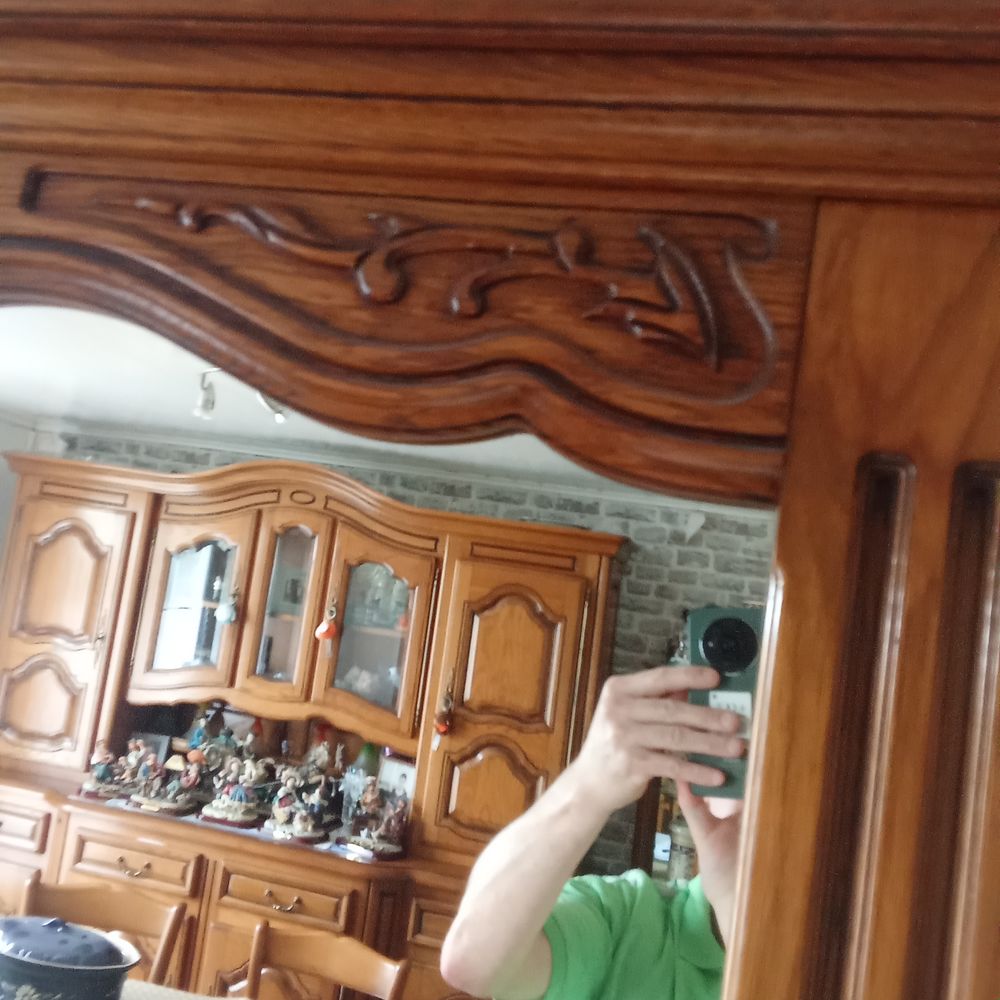 Babut pas plus le miroir 
Longueur 240 cm
Largeur 56 Meubles