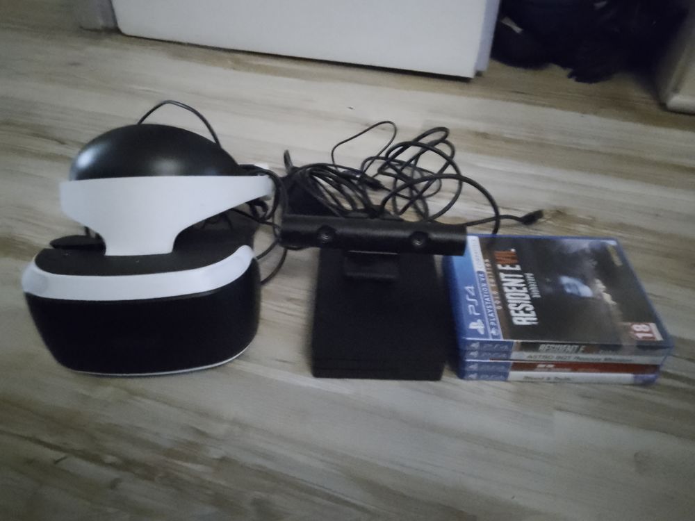Casque VR pour PS4 + 3 jeux VR Consoles et jeux vidos