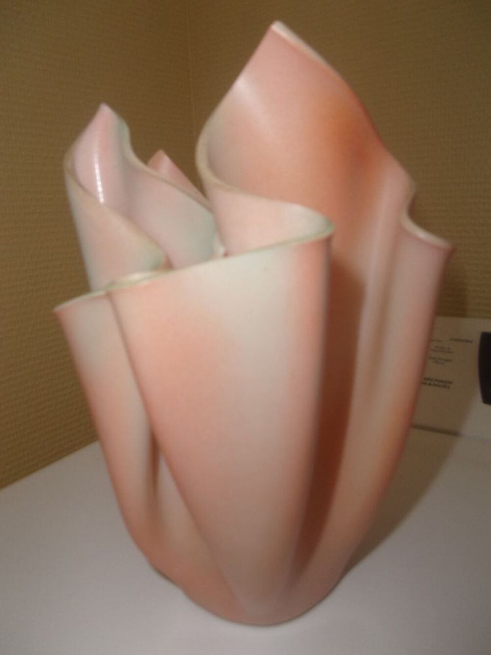 Vase porcelaine original de couleur rose, neuf Décoration