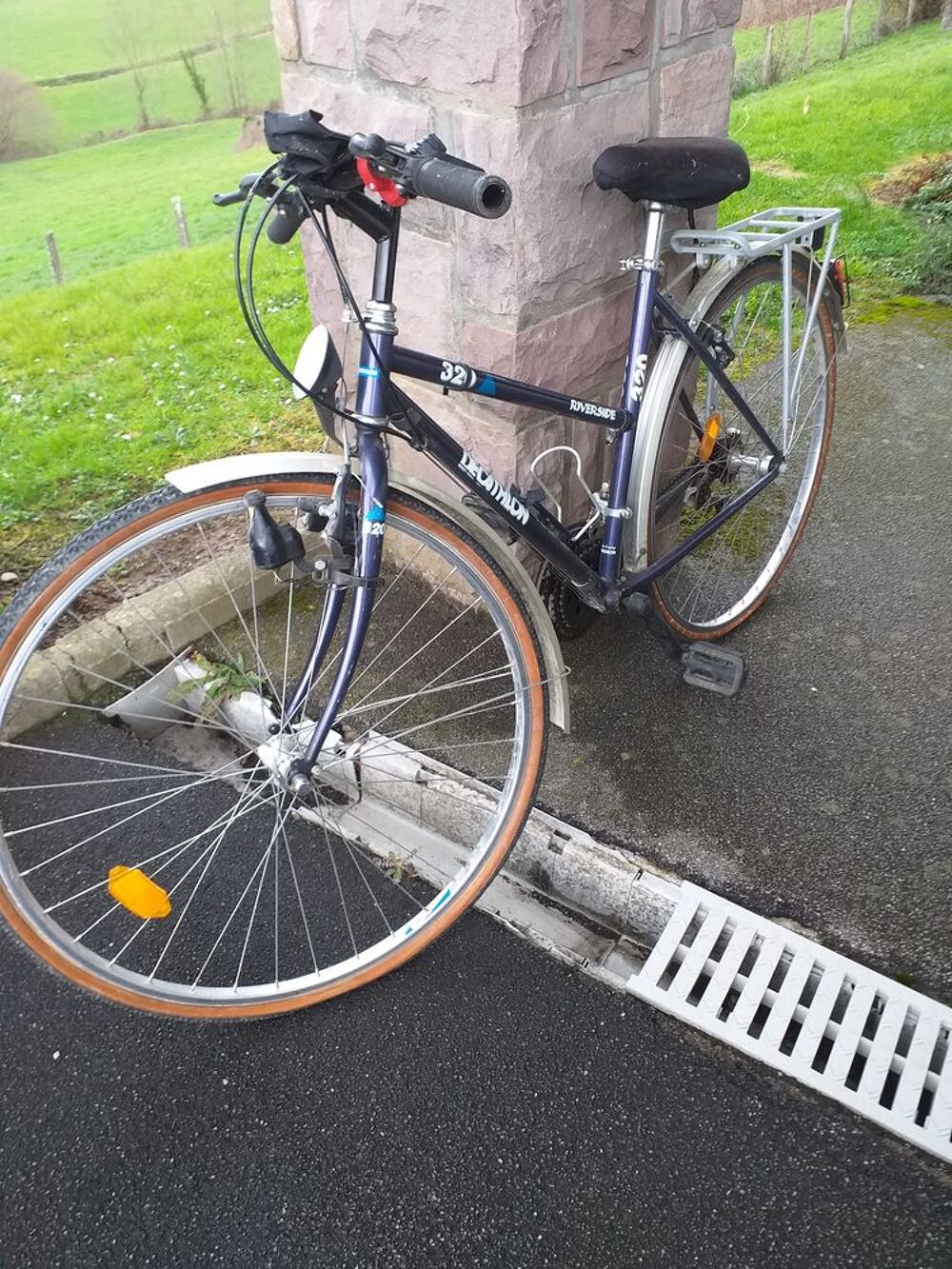 velo femme marque decatlon tres bon etat peu servie Vélos
