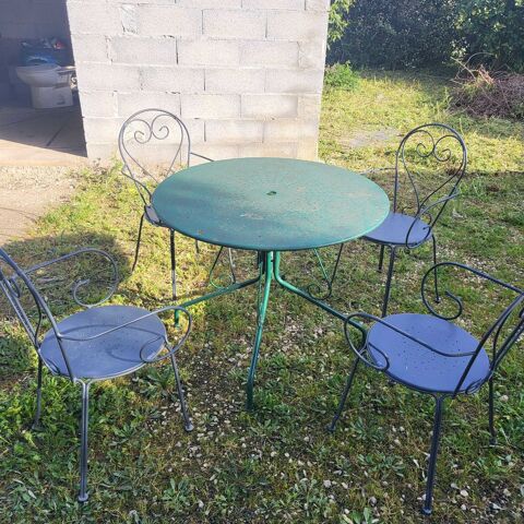 salon de jardin fer forg� 150 La Farl�de (83)
