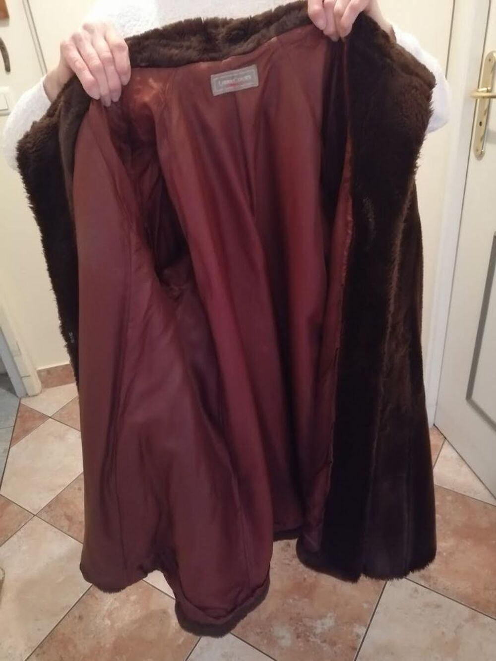 Manteau de fourrure synth&eacute;tique Vêtements