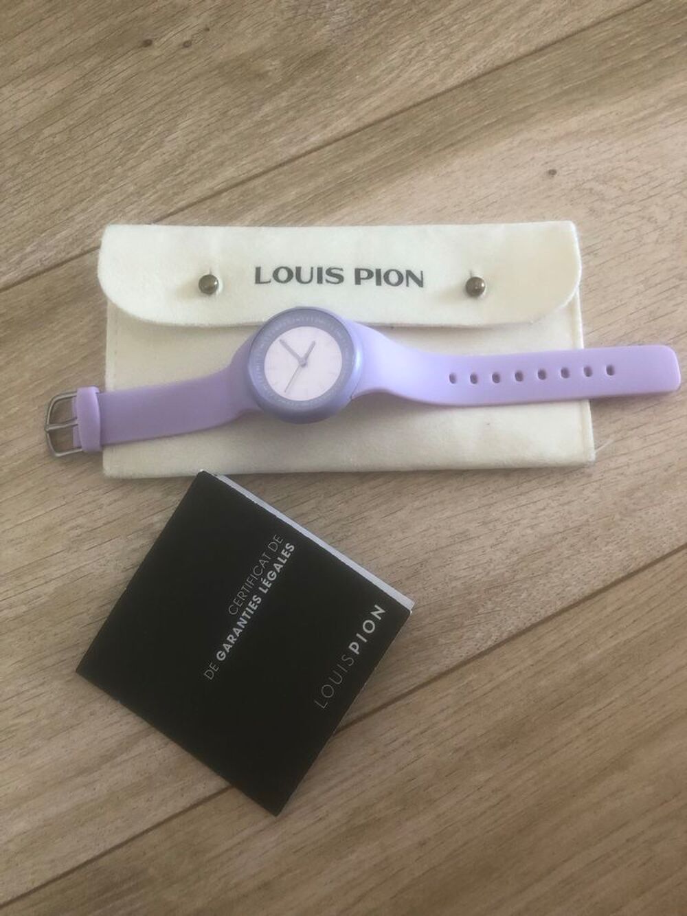 Une montre LOUIS PION Bijoux et montres