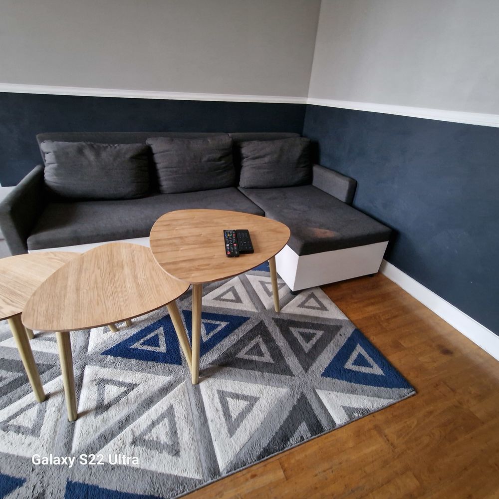 Salon avec tables et tapis Canap&eacute; 4 places avec m&eacute;ridienne Meubles