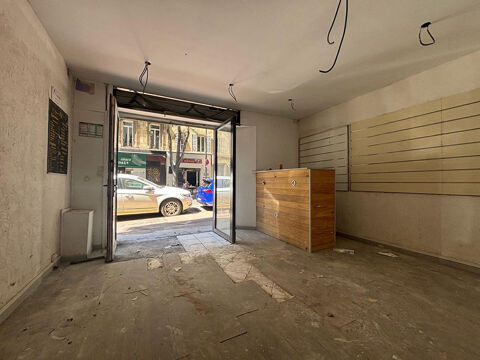 RARE A LA VENTE LOCAL COMMERCIAL AU COEUR DU CHAPITRE 129000 13001 Marseille