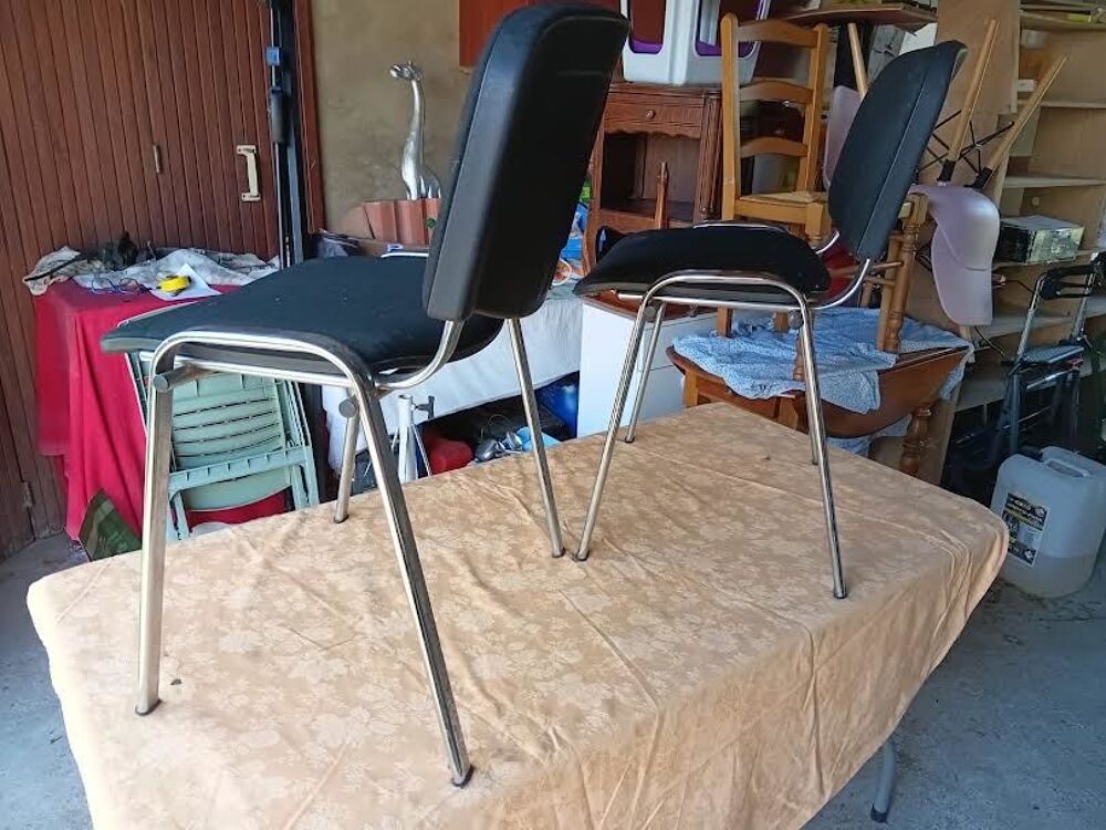 2 CHAISES VISITEUR MOBY BASE Meubles
