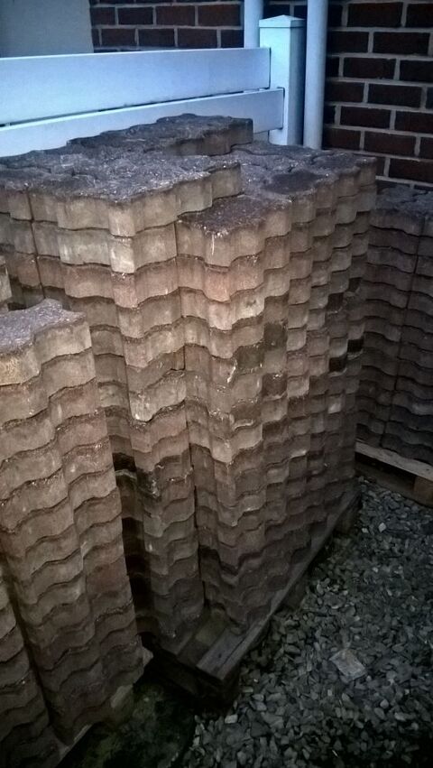 20 m2 briques/pav�s autoblocants. 45 Flers-en-Escrebieux (59)