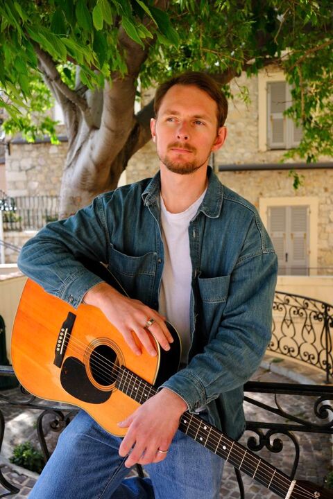Cours de guitare &agrave; domicile 0 06600 Antibes