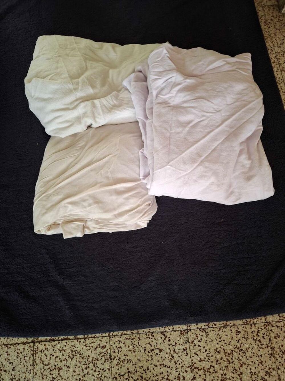 vend plusieurs articles sur perpignan t&eacute;l&eacute;phone Chaussures