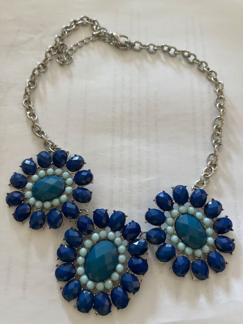 Collier 3 cabochons  4 Villiers-sur-Marne (94)