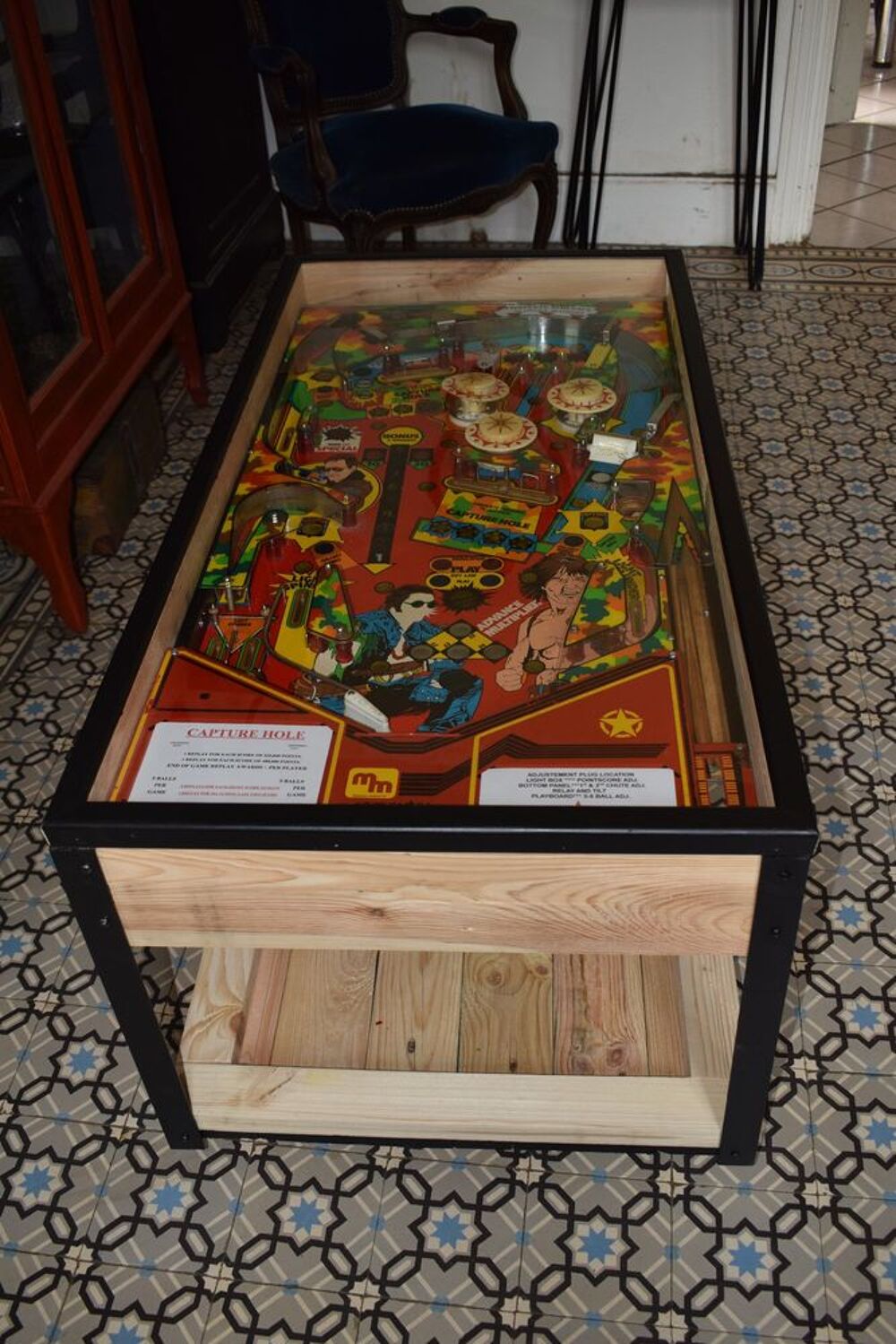 Table de salon plateau flipper illumin&eacute; OUTLAW 
Meubles