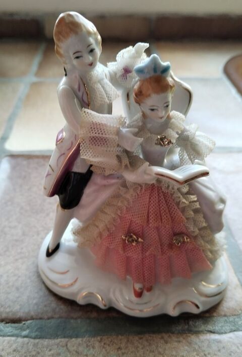 Figurine en porcelaine couple lecture 8 Saint-Sbastien-sur-Loire (44)
