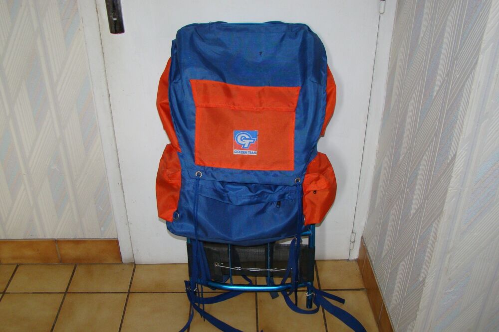 Sac &agrave; dos de randonn&eacute;e Golden Team vintage ann&eacute;es 1970 
Maroquinerie
