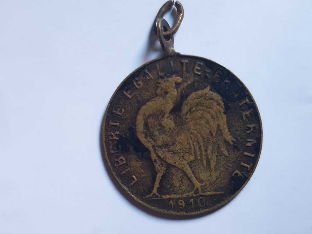 M&eacute;daille que ressemble a la pi&egrave;ce 20 francs Coq 