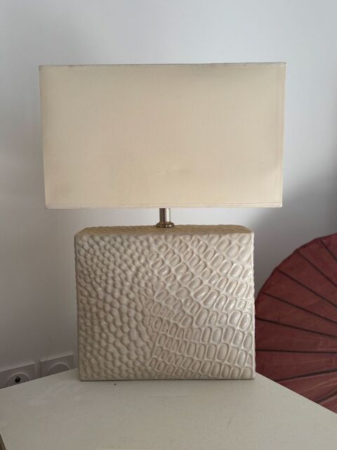 Lampe de table - salon, chevet Saint-Julien-en-Genevois (74)