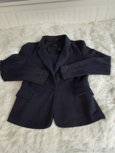 VESTE femme  VERO MODA  taille 34
5 Saint-Etienne (42)