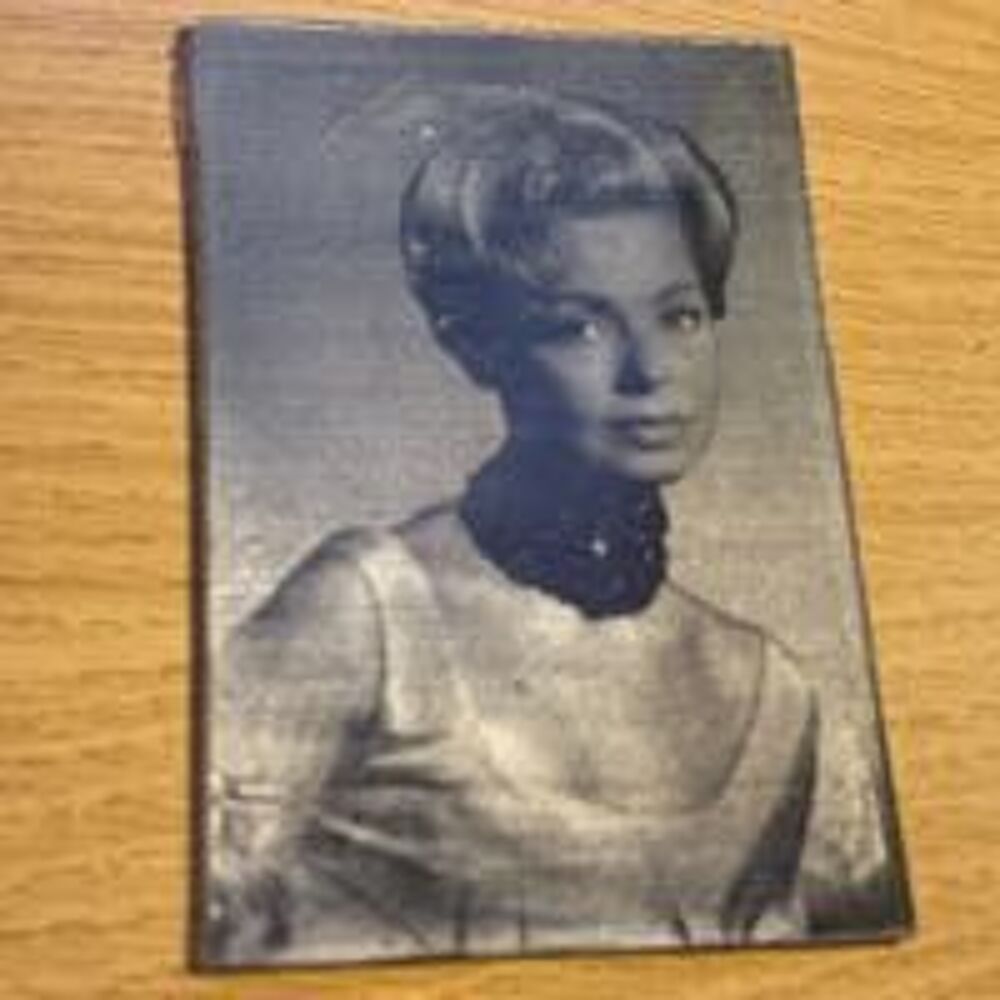 actrice ann&eacute;e 50/60 en 3D | noir et blanc 