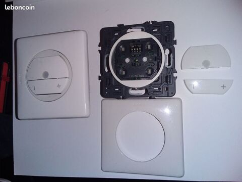 Variateur universel C�liane - 230 V~ - 300 W - pour lampes � 40 Serres-Castet (64)