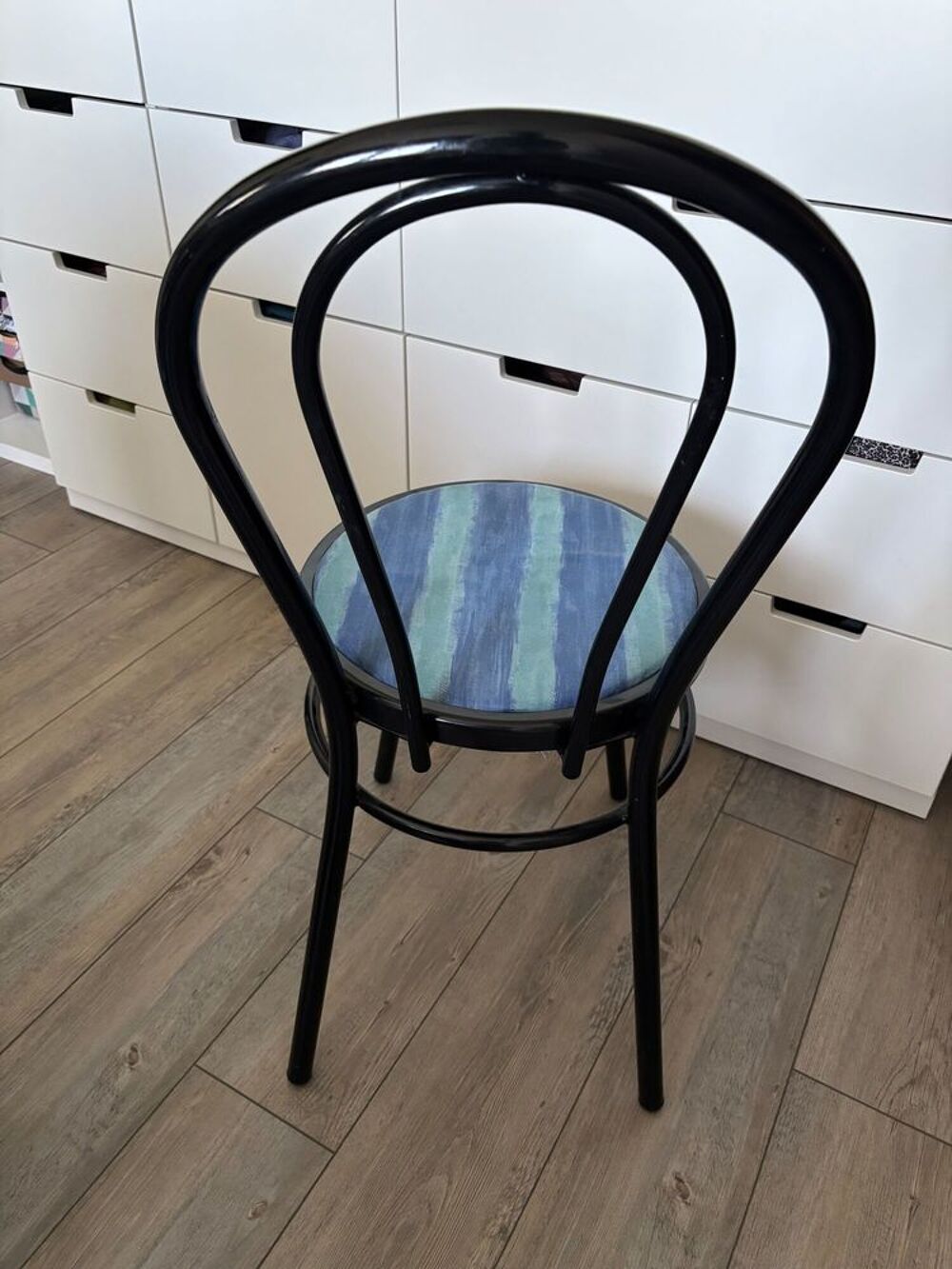 CHAISES BISTROT , Qualit&eacute; sup&eacute;rieure Meubles