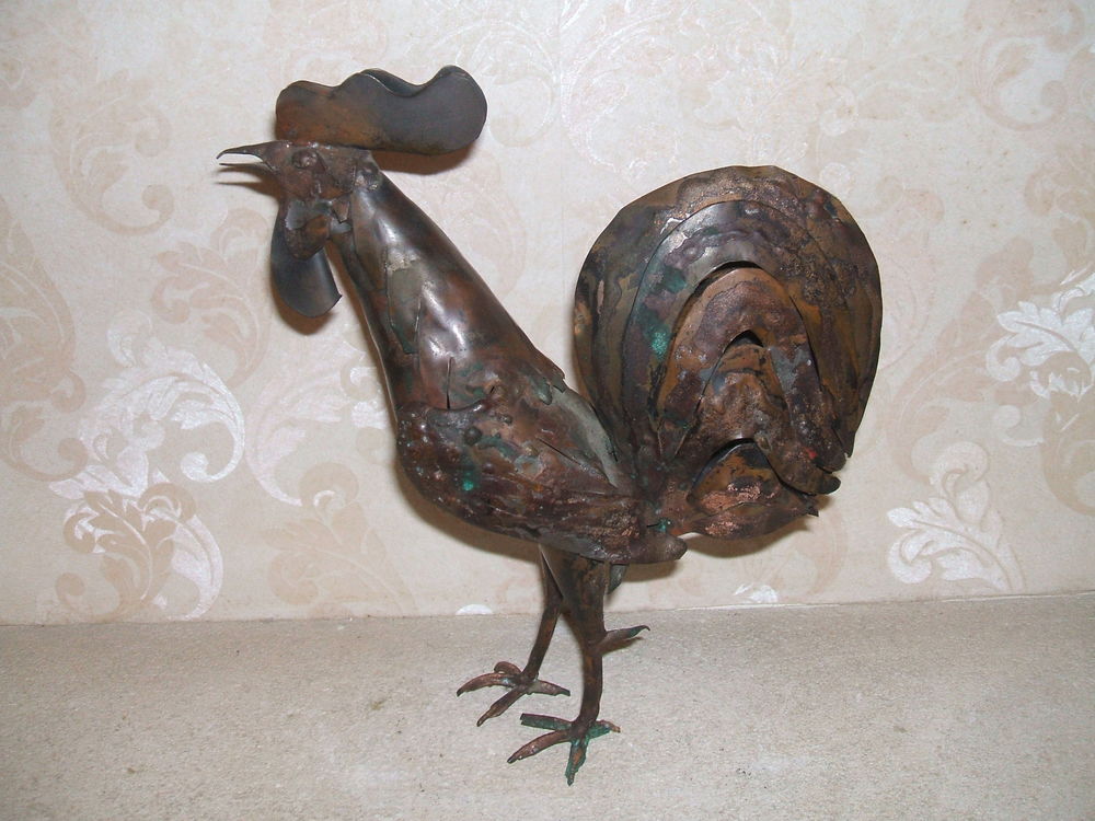 Tr&egrave;s ancien coq m&eacute;tallique r&eacute;alis&eacute; par un artiste soudeur Décoration