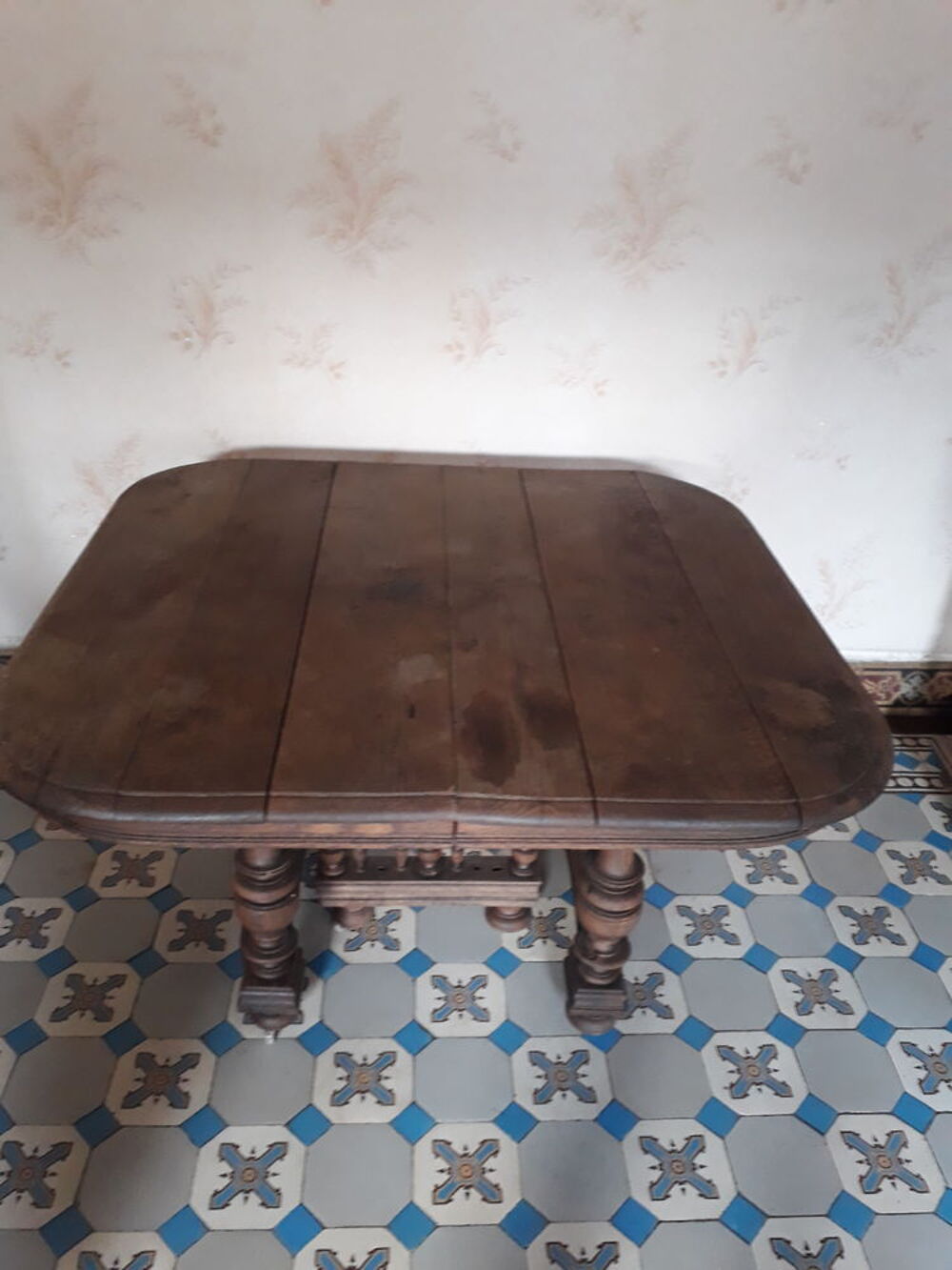 Table carr&eacute; style Henri ll Meubles