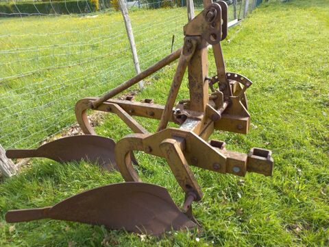 Mat&eacute;riel Agricole / Viticole Mat&eacute;riel Agricole / Viticole 2222 occasion Le P&ecirc;chereau 36200