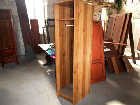 Penderie en bois (contre plaqu�) ann�e 60/70 60 Monflanquin (47)