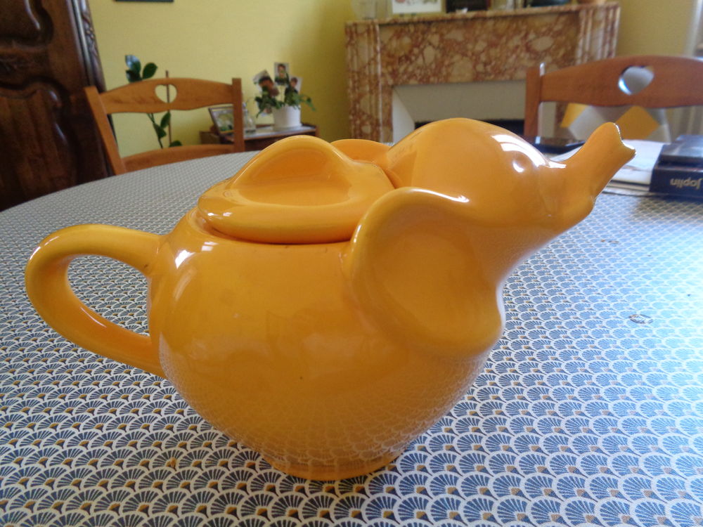 Th&eacute;i&egrave;re collector "L'&eacute;l&eacute;phant" 