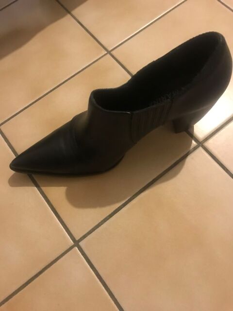 Chaussures 15 Mandelieu-la-Napoule (06)