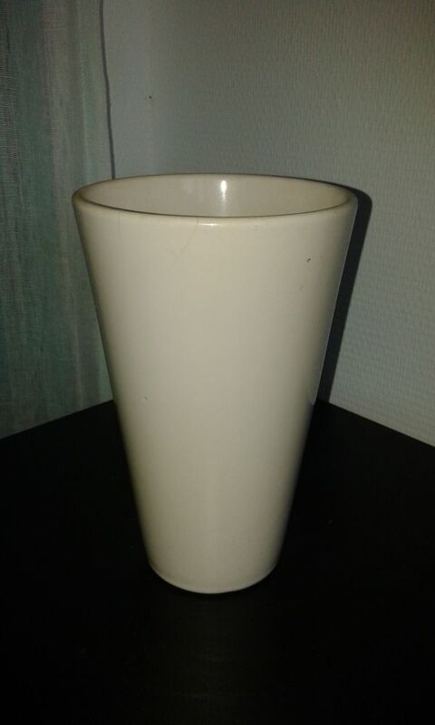 tres beau vase au design moderne beige 14 Toulouse (31)