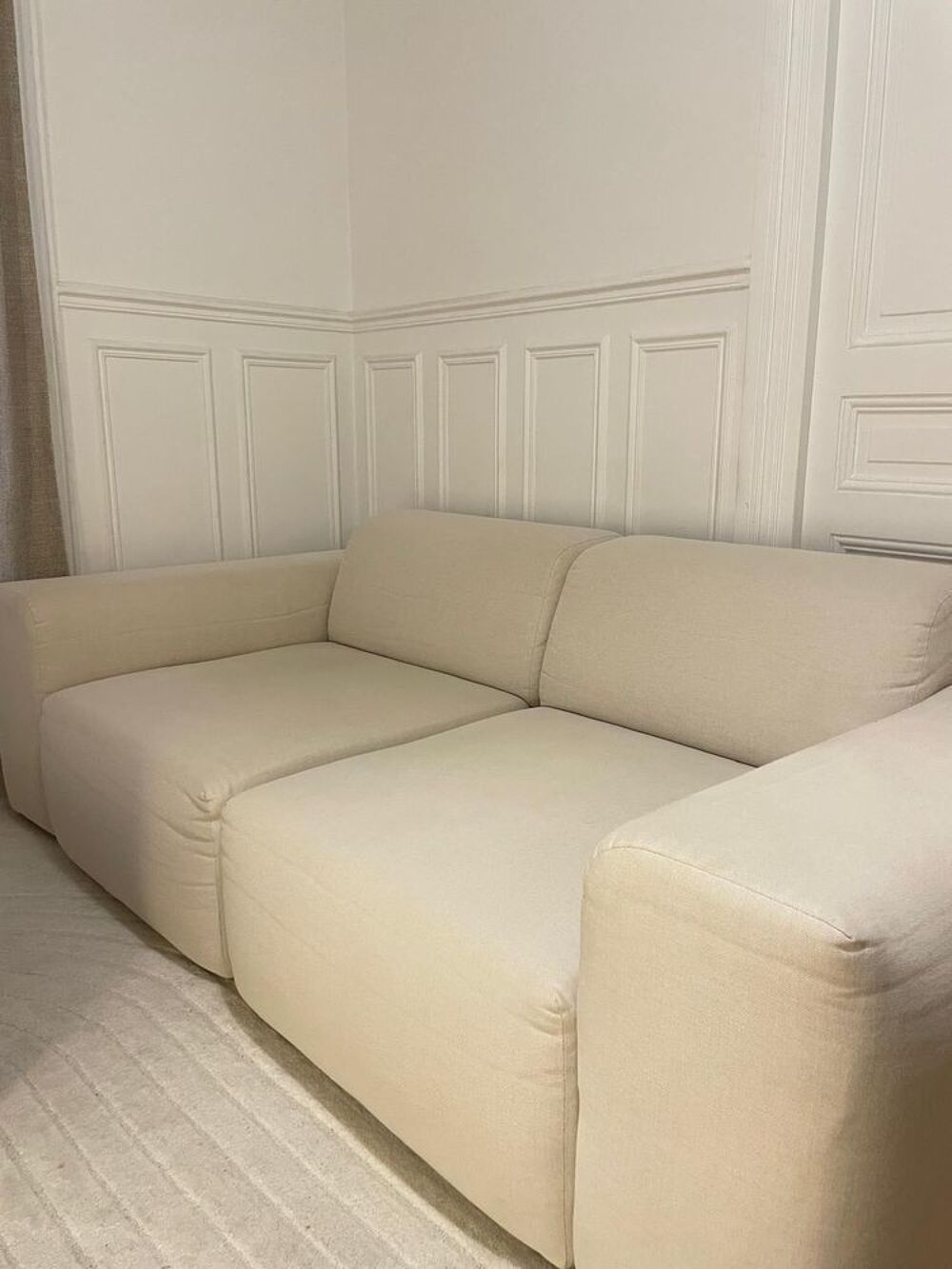 Canap&eacute; Mycs €" mod&egrave;le Pillow €" beige €" tr&egrave;s bon &eacute;tat Meubles