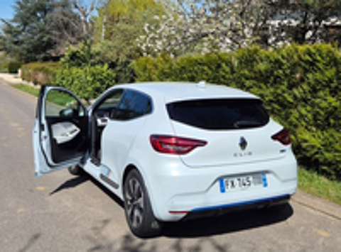 Clio V Clio E-Tech 140 - 21 Premi&egrave;re Edition 2021 occasion 57070 Vany